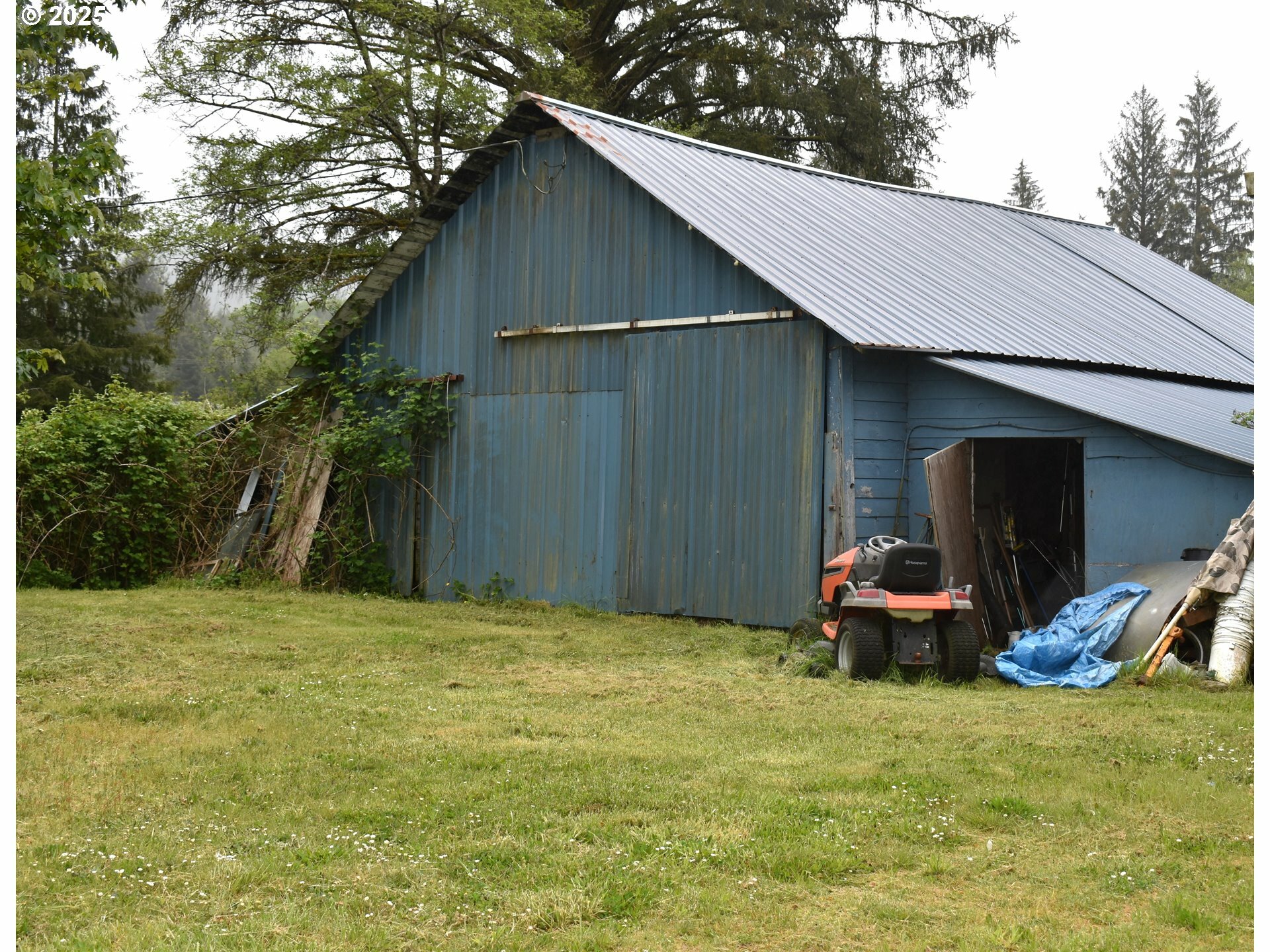 Property Photo: 6205 Munson Creek Rd OR 97141