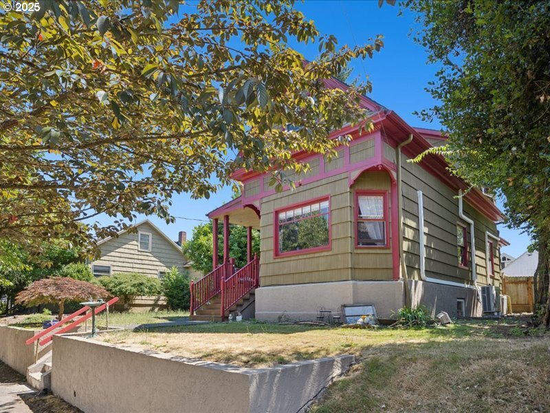 Property Photo: 934 SE Nehalem St OR 97202