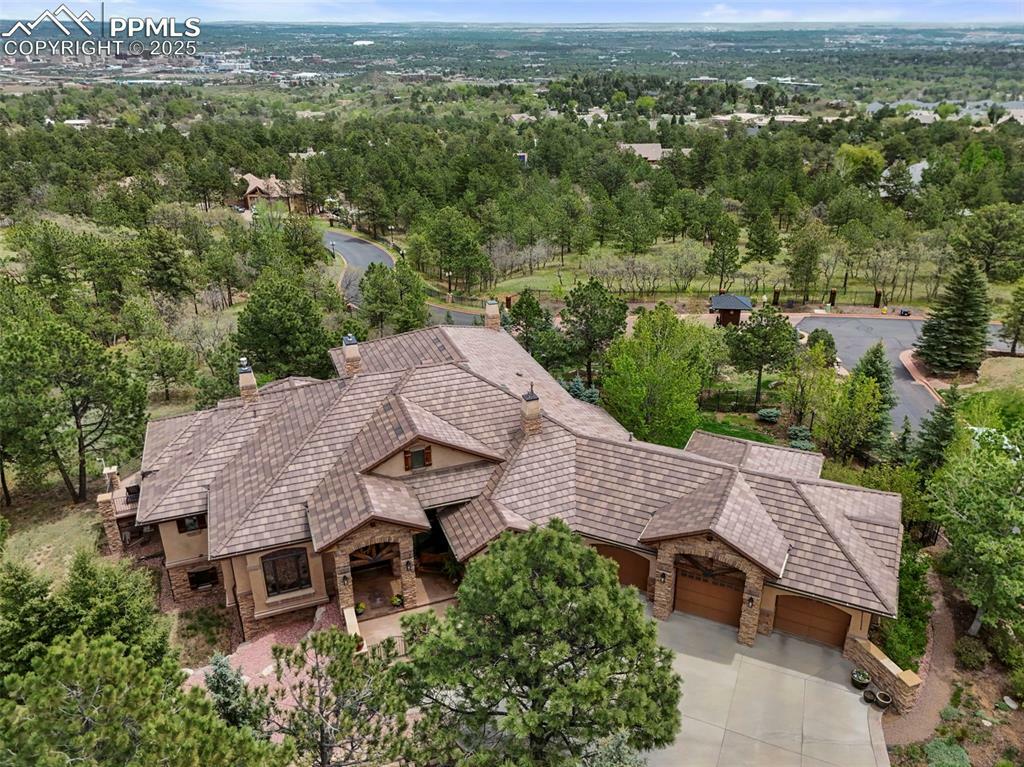 Property Photo: 1624 Oakmoor Heights CO 80906