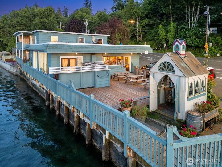 10824  Vashon Highway SW  Vashon WA 98070 photo