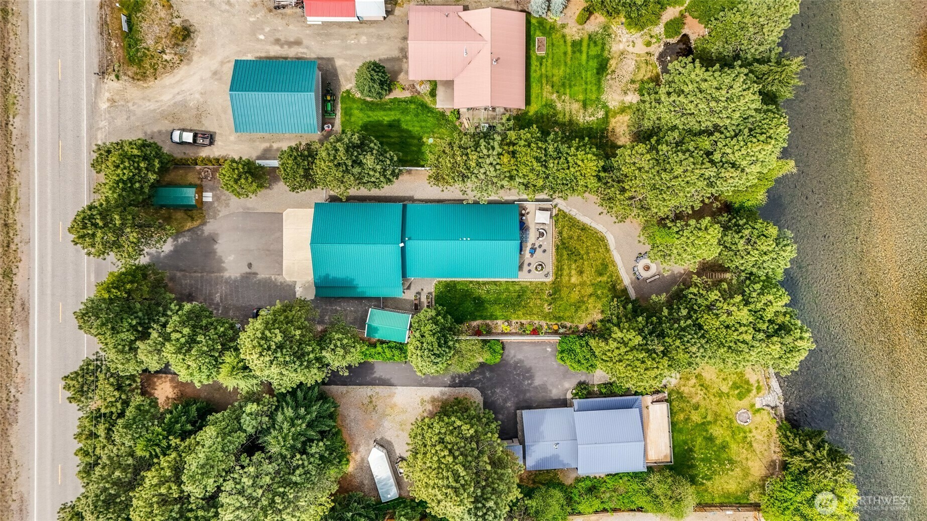 Property Photo: 1811 Hundley Road WA 98922