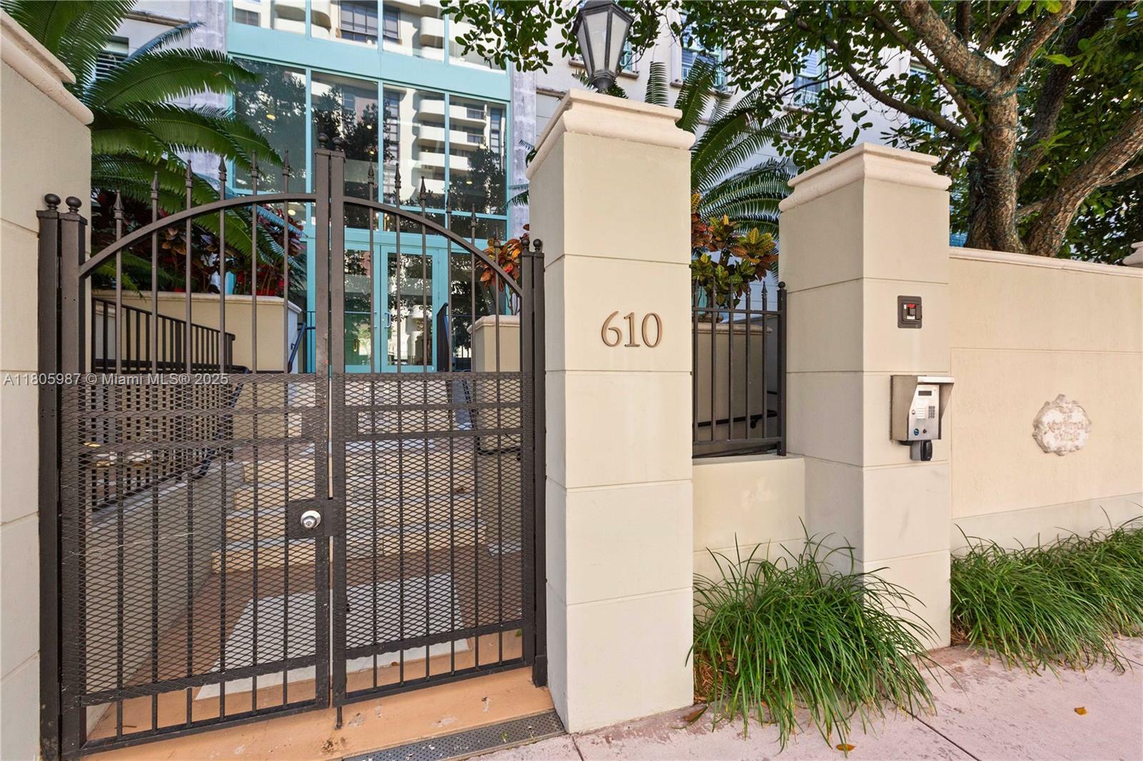 Property Photo: 610 Valencia Ave 503 FL 33134
