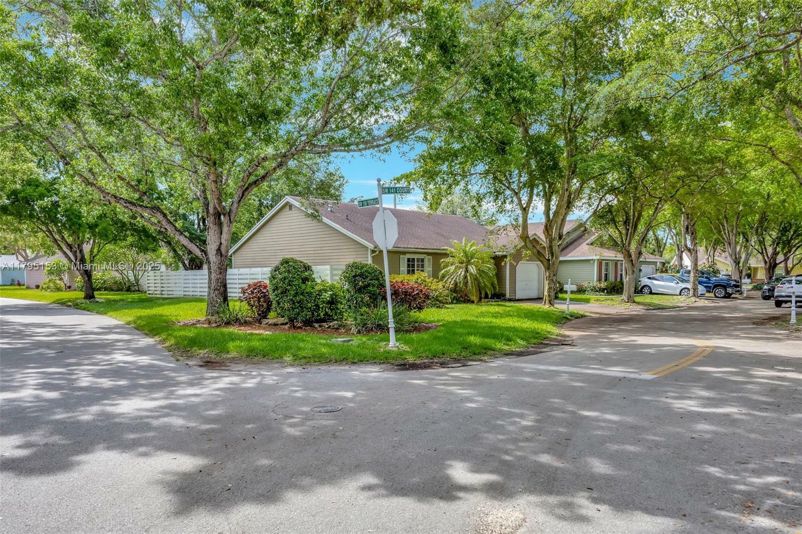 Property Photo: 15025 SW 141st Ct FL 33186