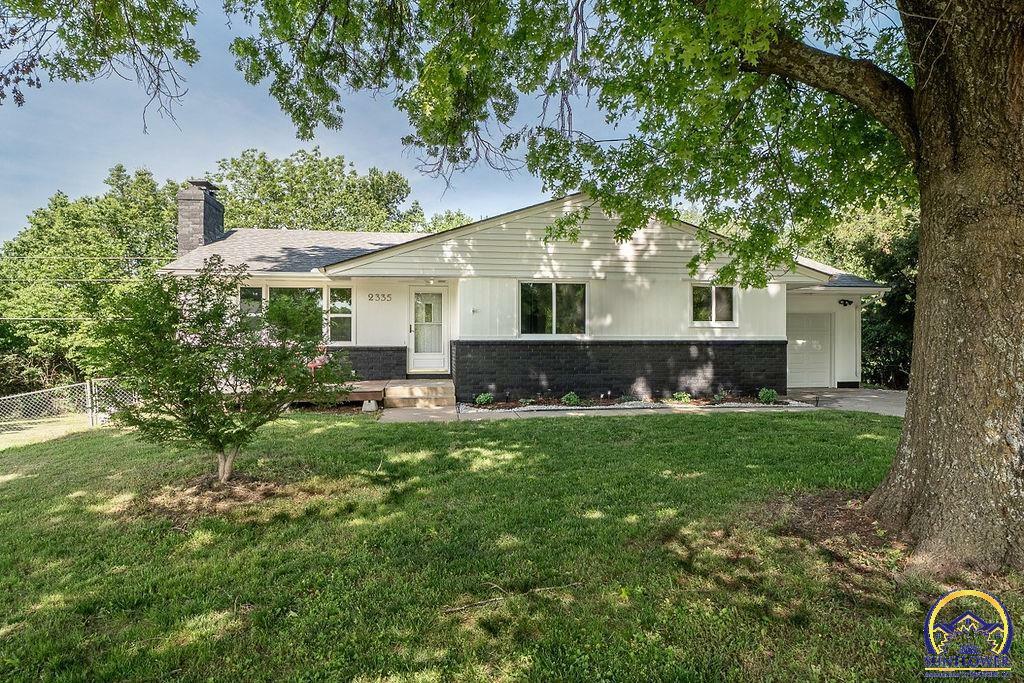 Property Photo: 2335 SW Davis Dr KS 66614