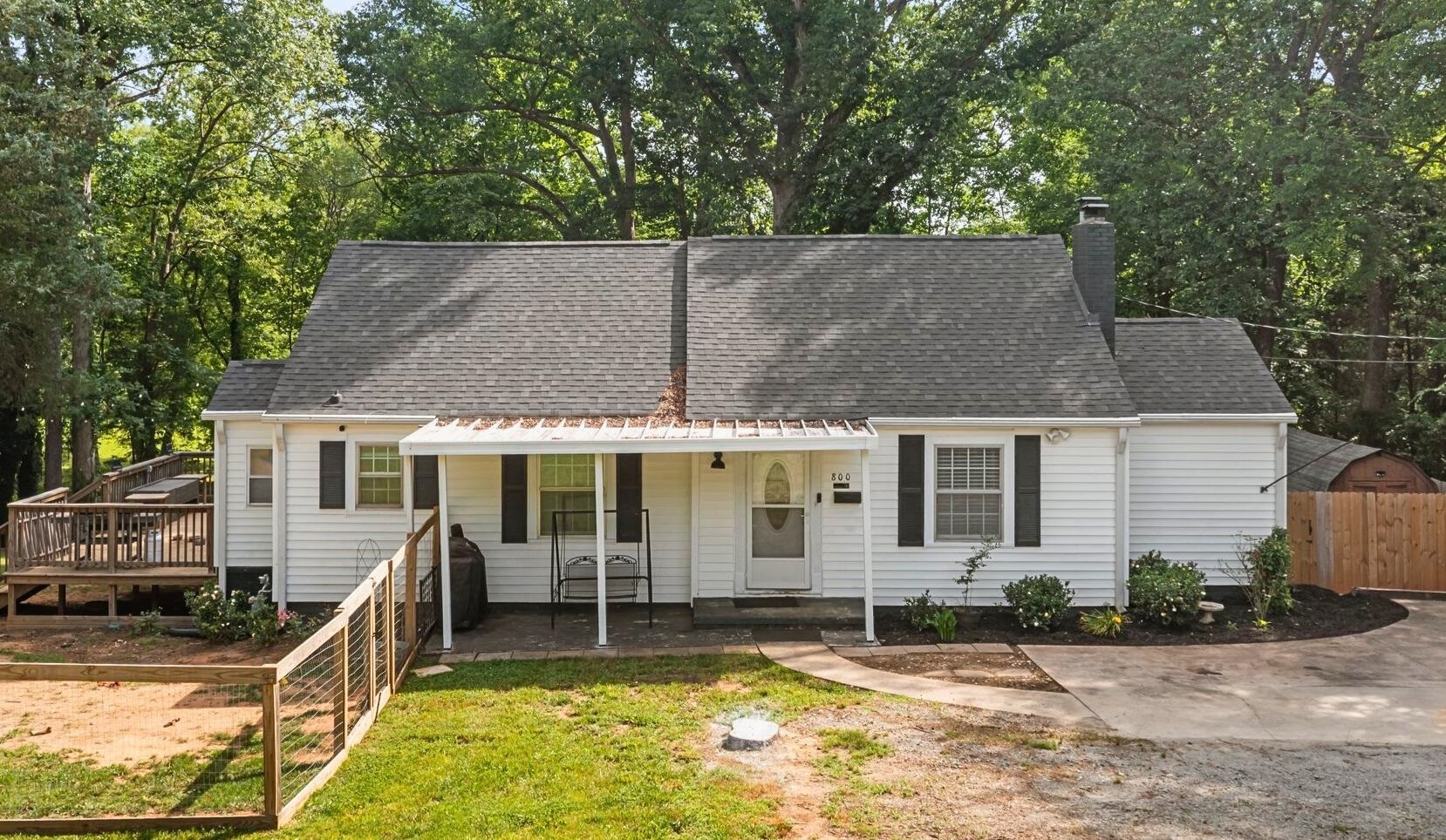 Property Photo: 800 Woodlawn Street NC 28012