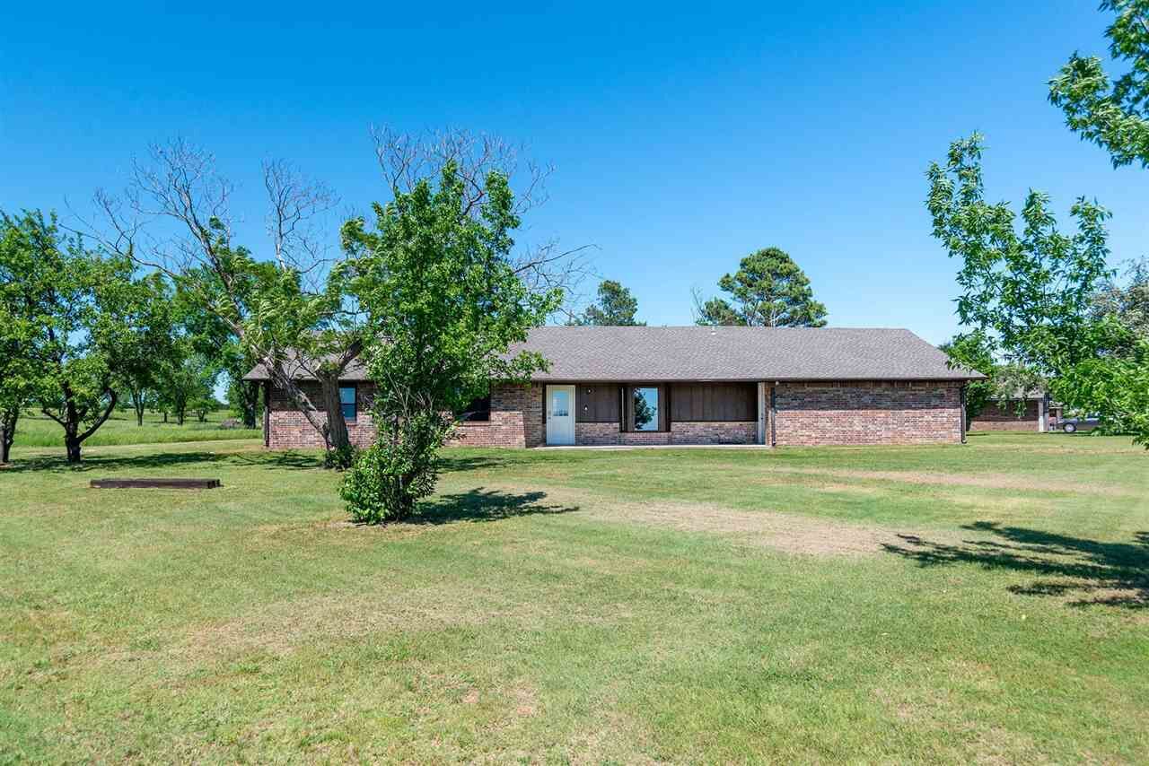 Property Photo: 524 W 29th Street OK 74074
