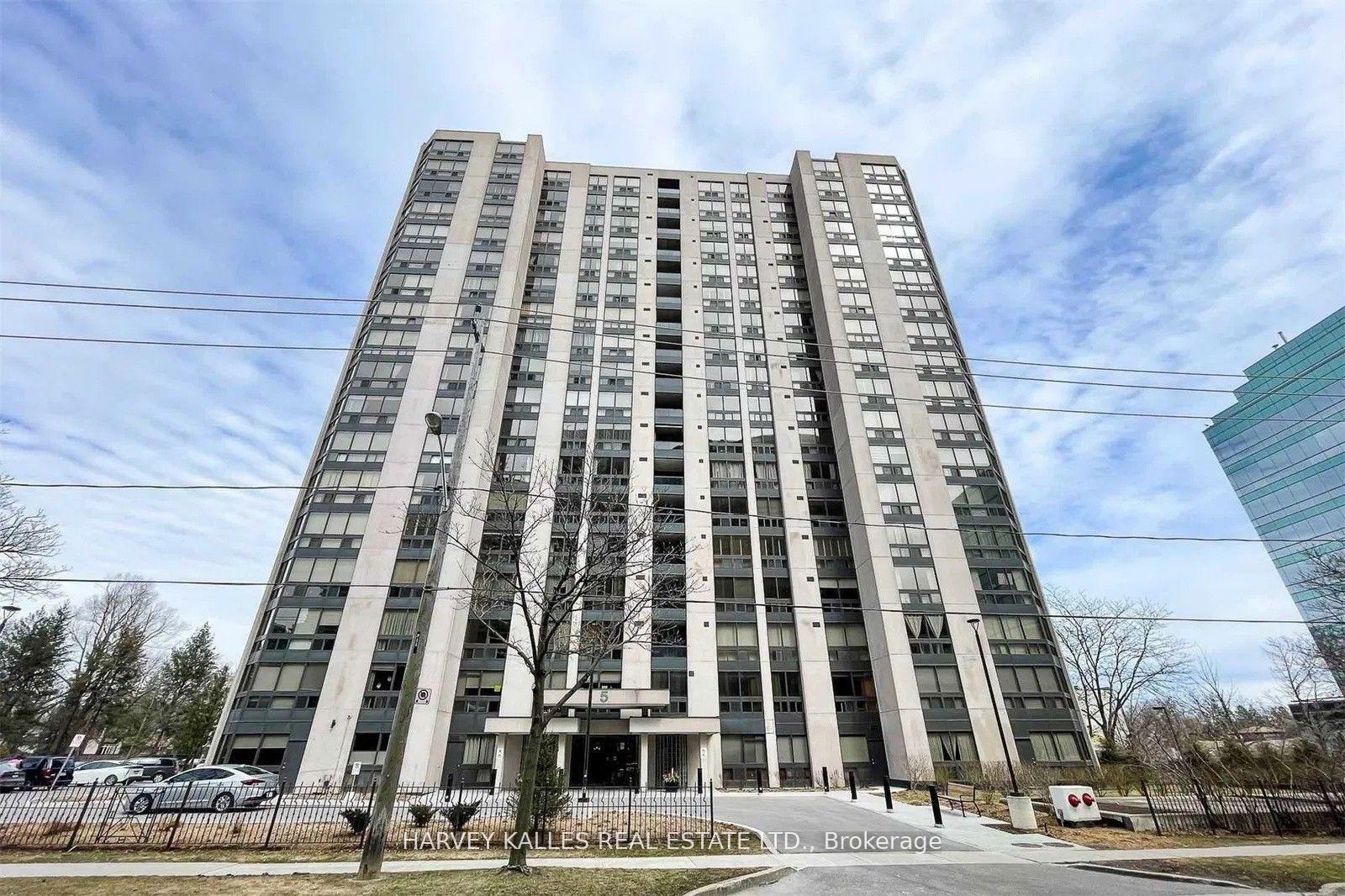 Property Photo: 5 Kenneth Avenue 1706 ON M2N 6M7