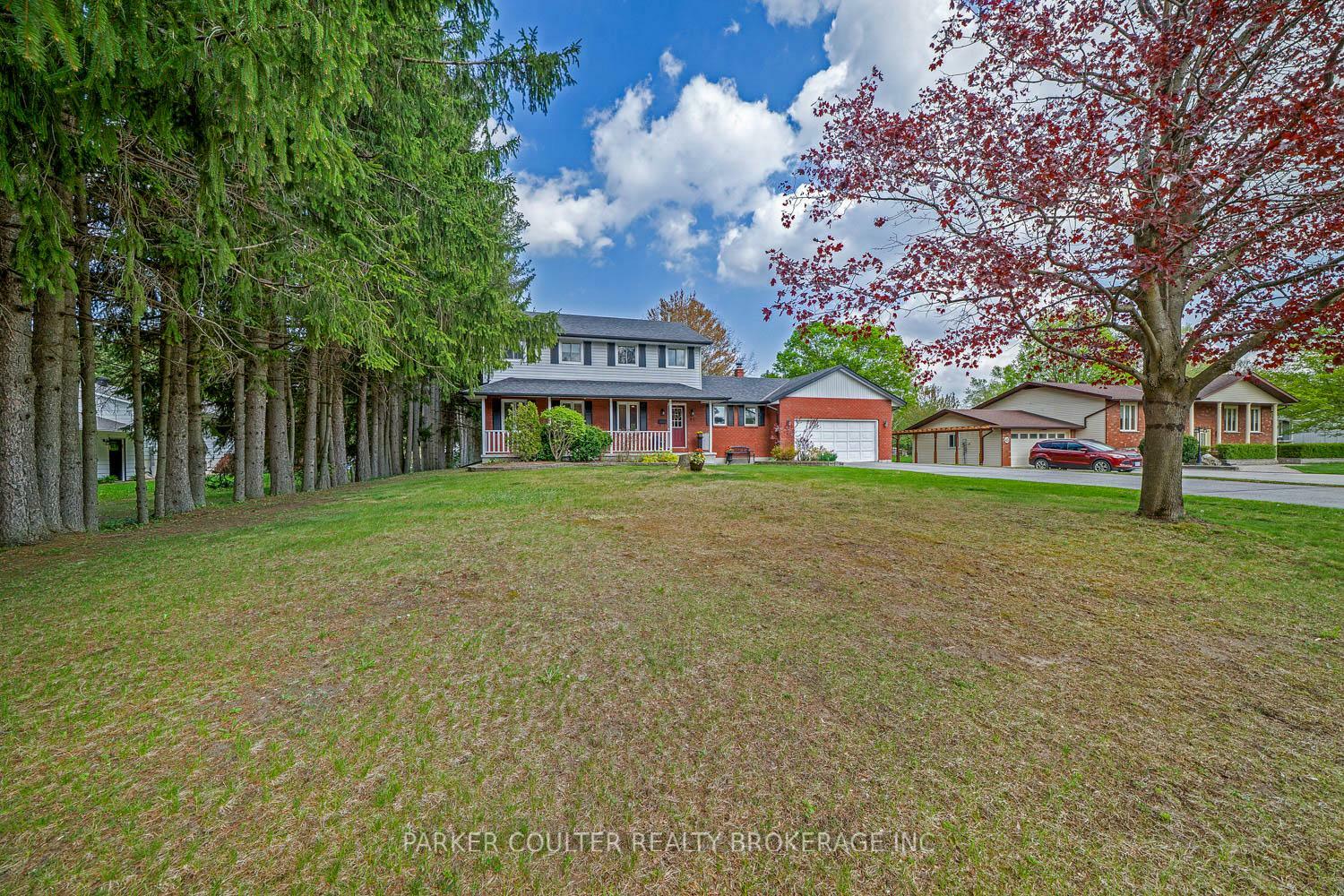 Property Photo: 41 Lawrence Avenue ON L9X 0C6
