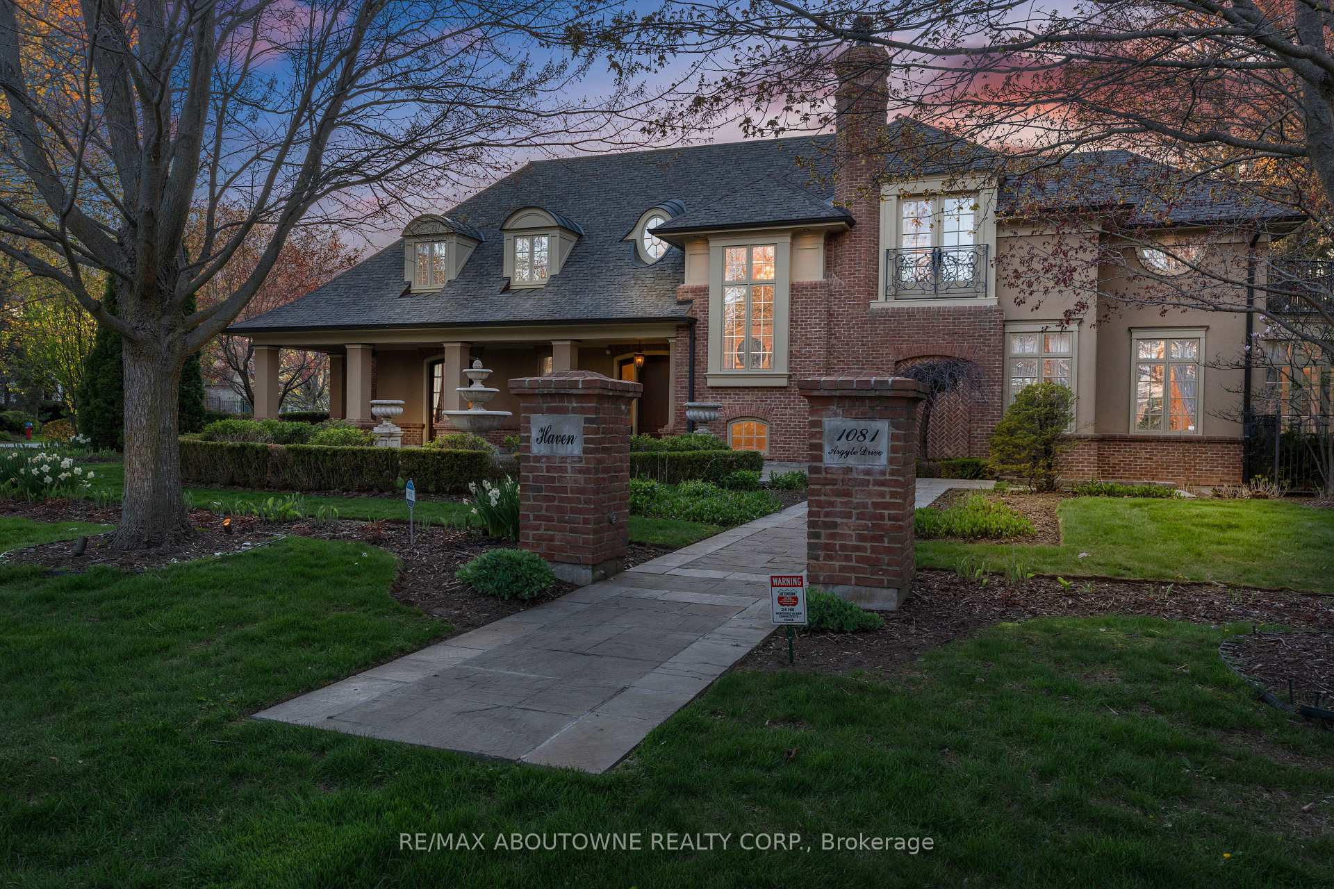 Property Photo: 1081 Argyle Drive ON L6J 1A9