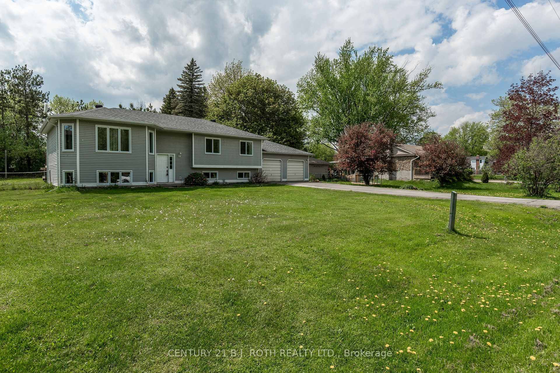 Property Photo: 7972 County 13 Road ON L0M 1M0