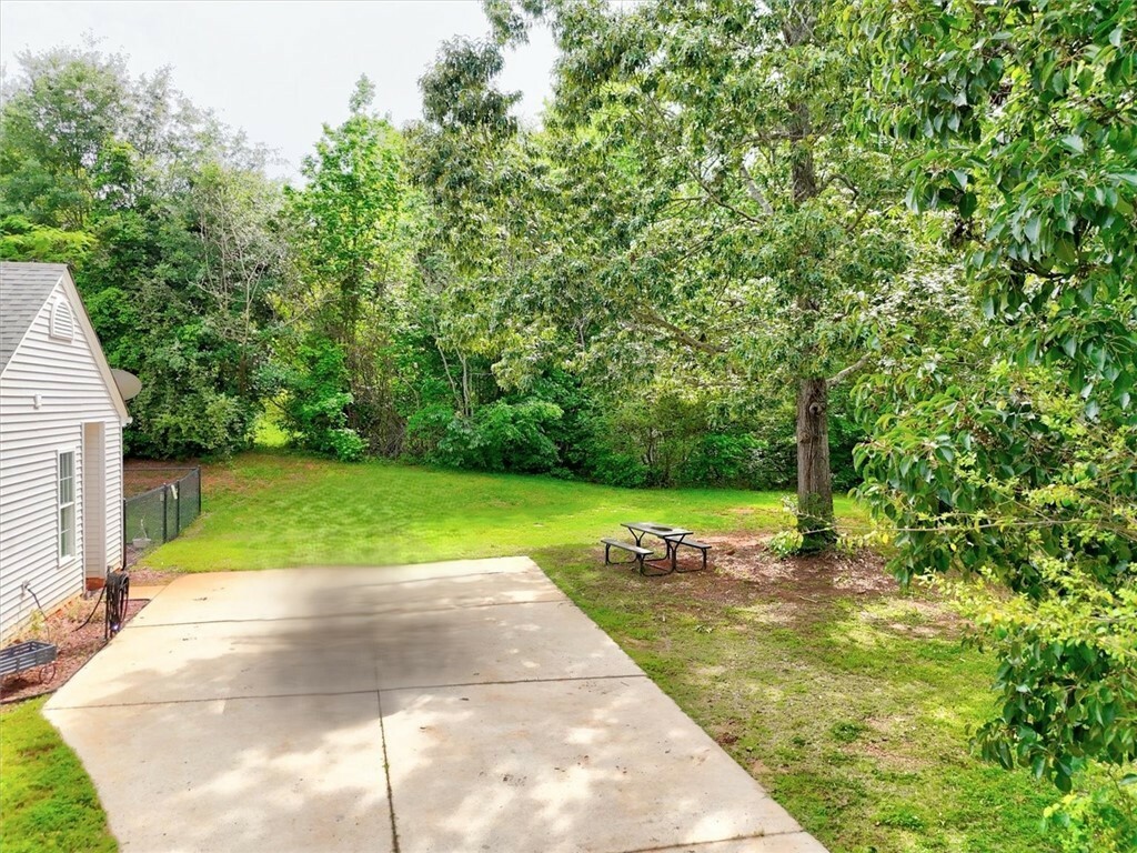 Property Photo: 205 Willow Leaf Drive SC 29672