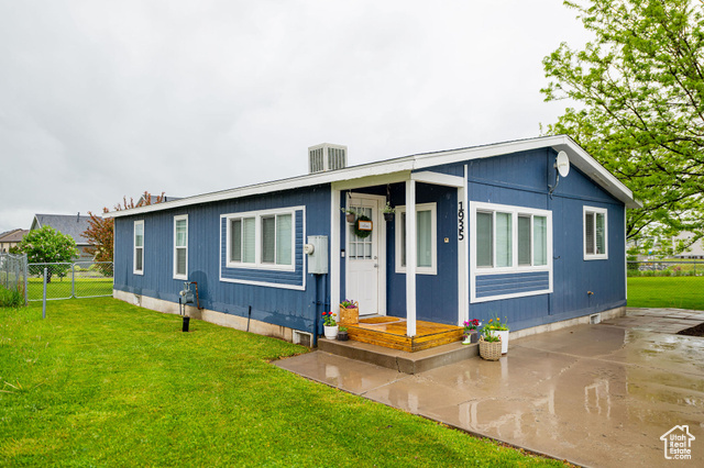 Property Photo: 1935 S 1250 W UT 84321