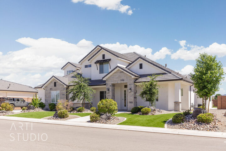 Property Photo: 283 W Blue Quartz Dr UT 84780