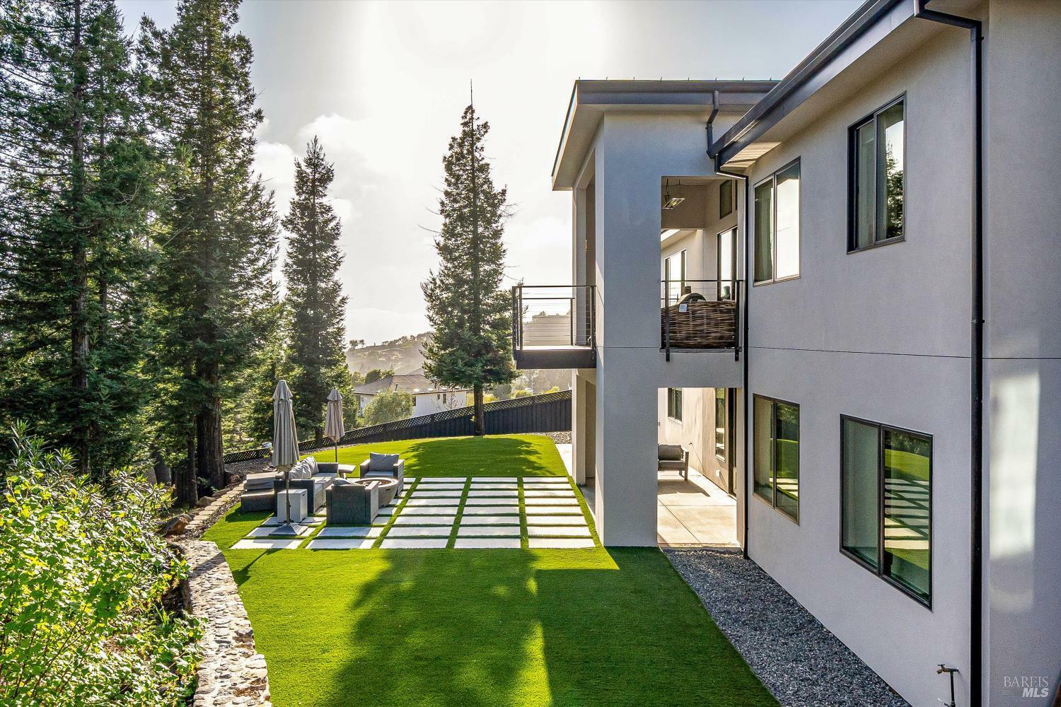 Property Photo:  1994 W Bristlecone Court  CA 95403 