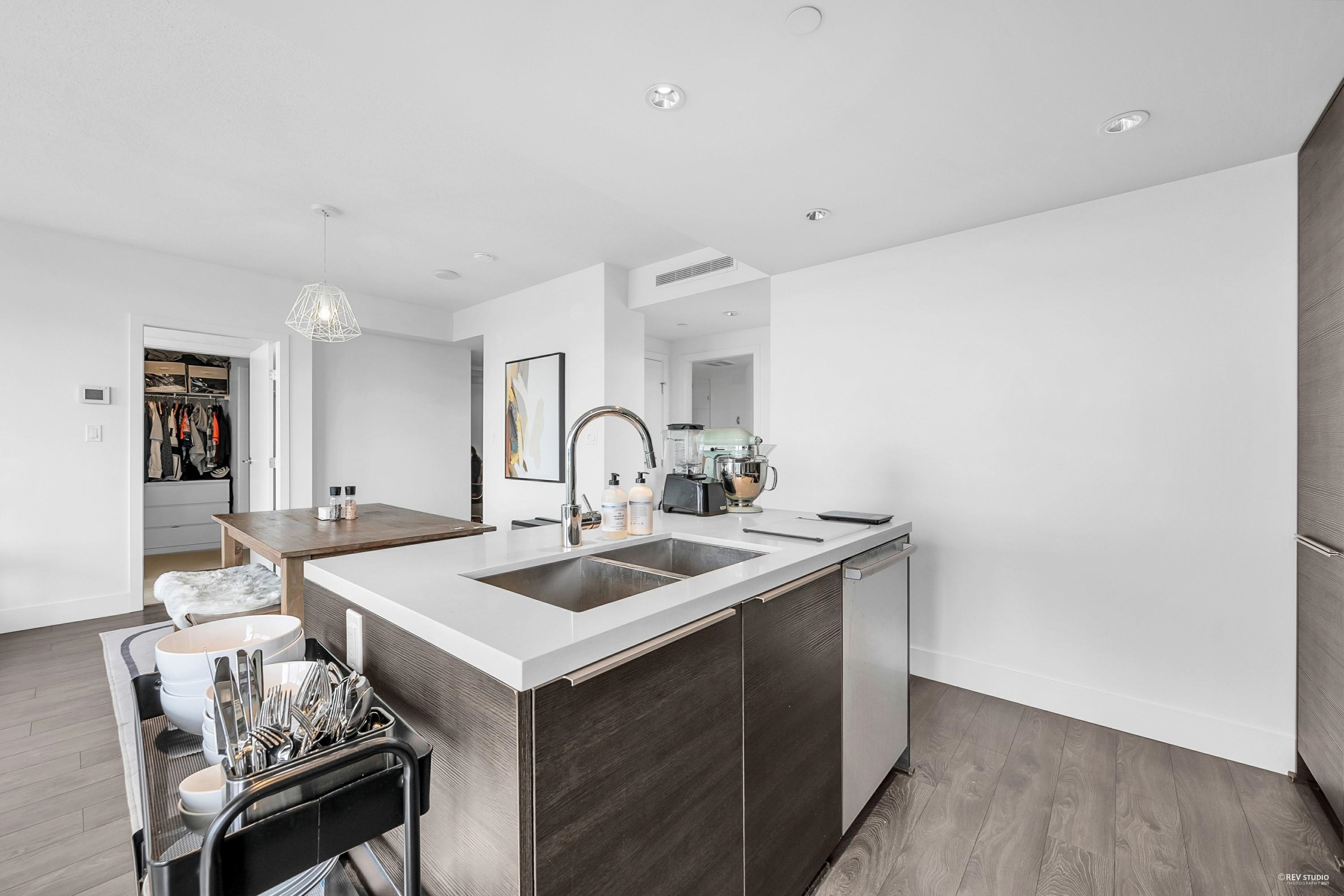 Property Photo: 1550 Fern Street 2104 BC V7J 0A9