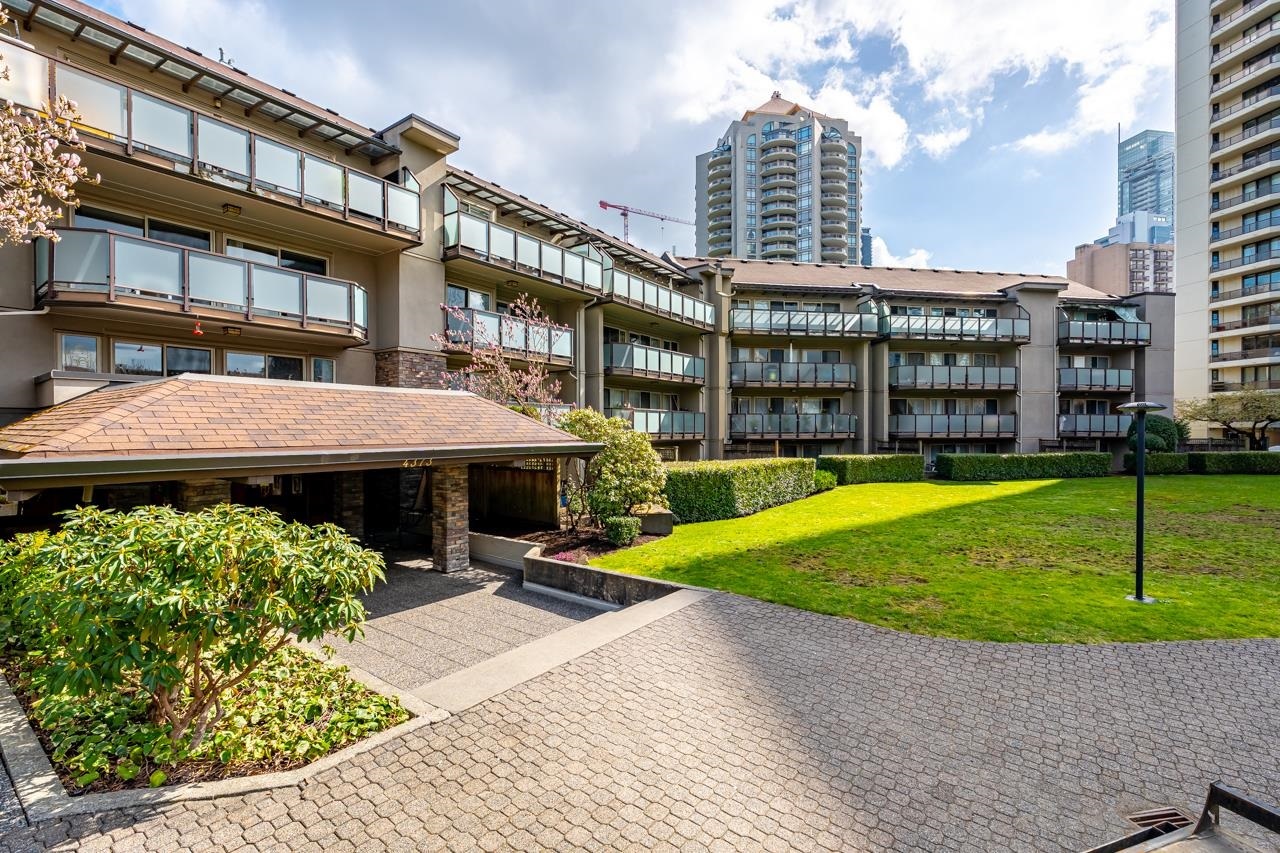 Property Photo: 4373 Halifax Street 102 BC V5C 5Z2