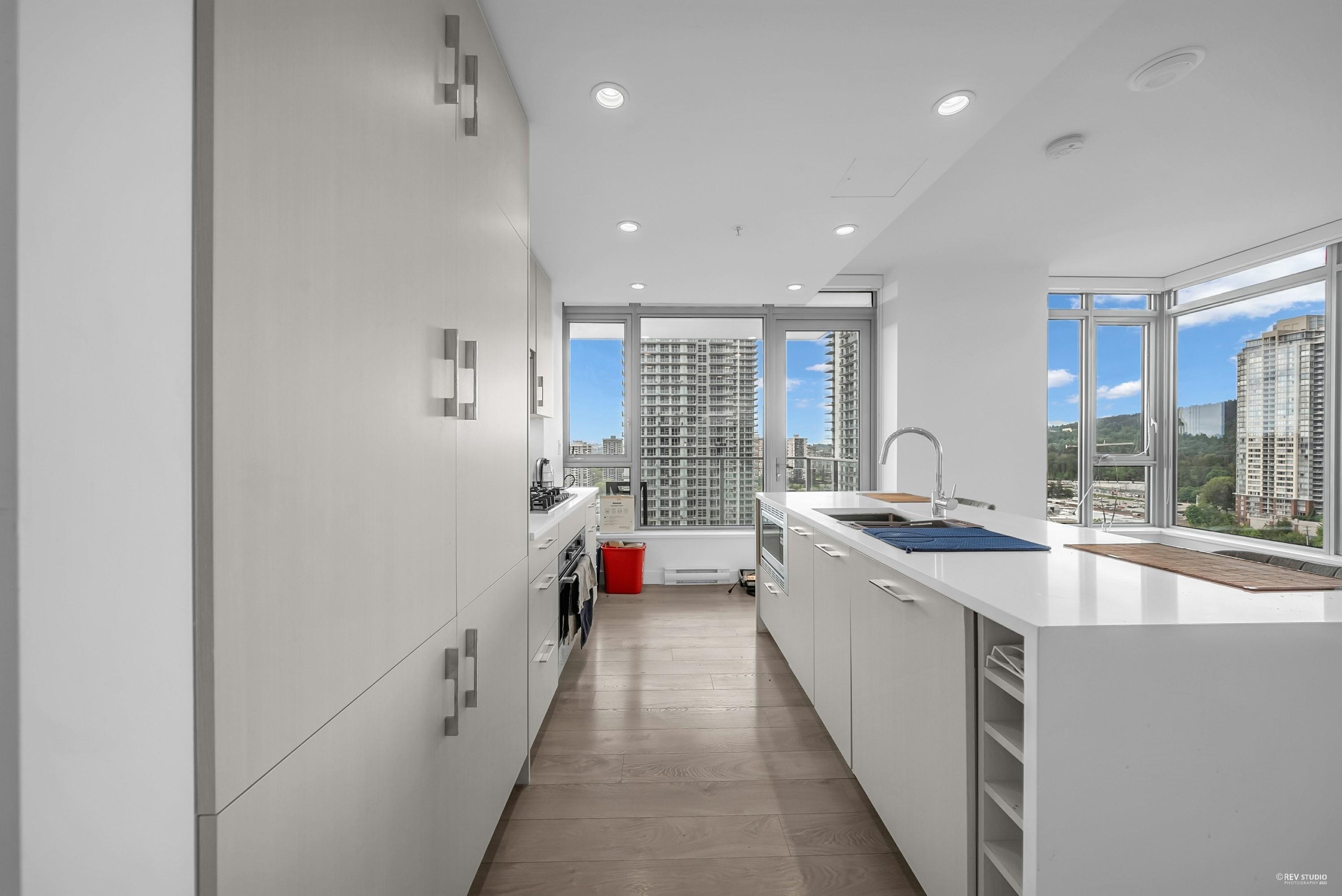 Property Photo: 518 Whiting Way 1702 BC V3J 0H7