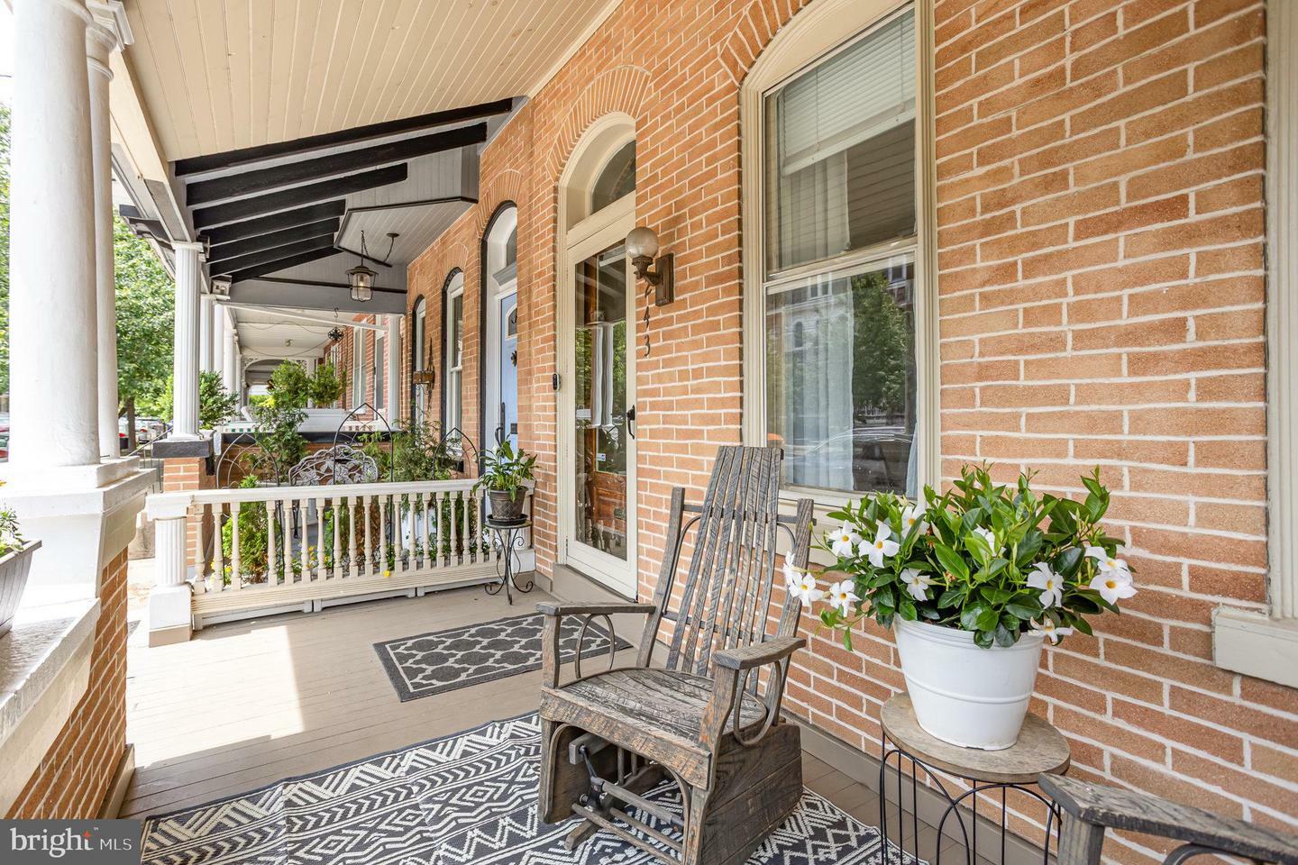 Property Photo: 243 E New Street PA 17602