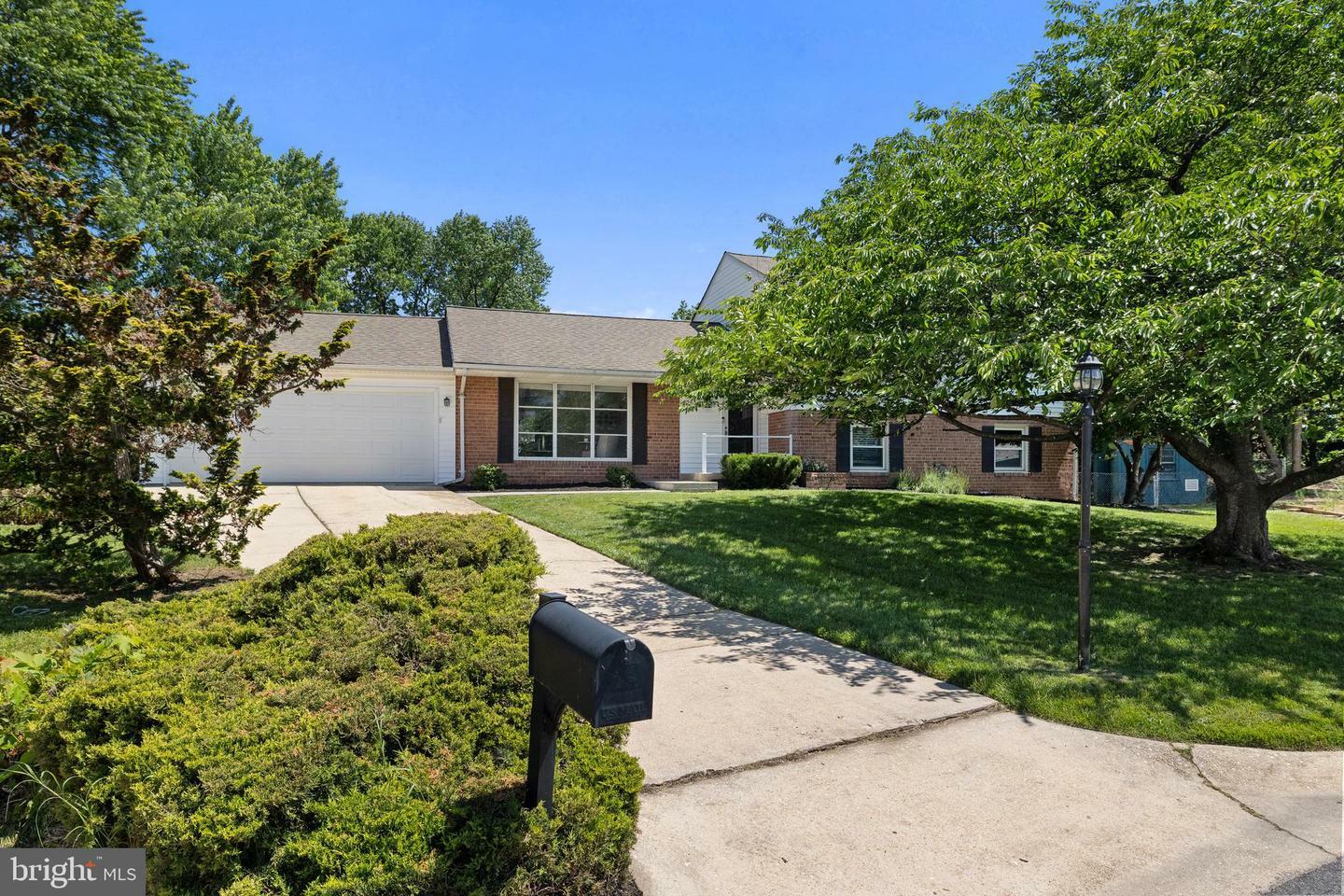 Property Photo: 12516 Castleleigh Place MD 20904
