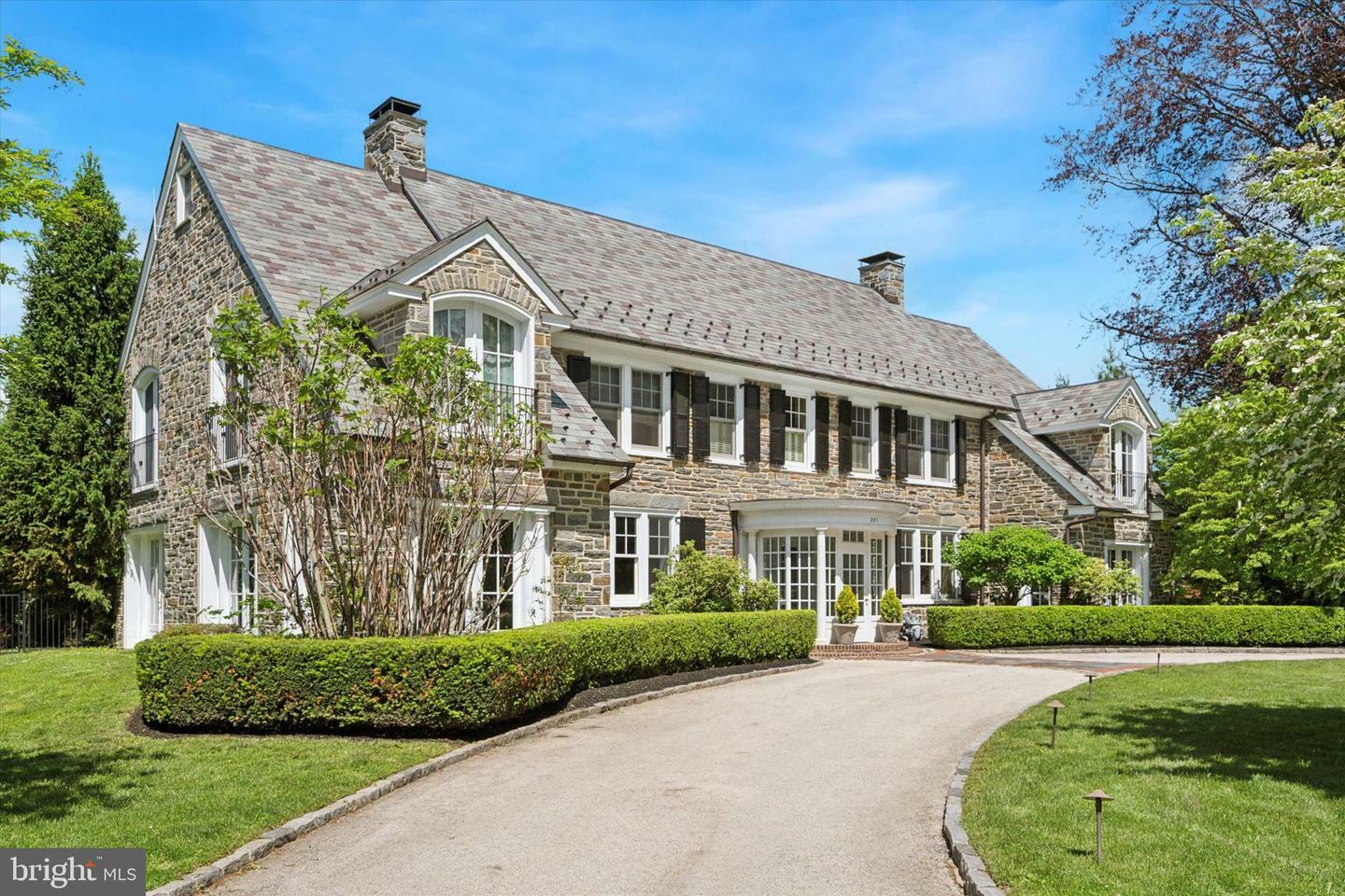 Property Photo:  281 Winding Way  PA 19066 