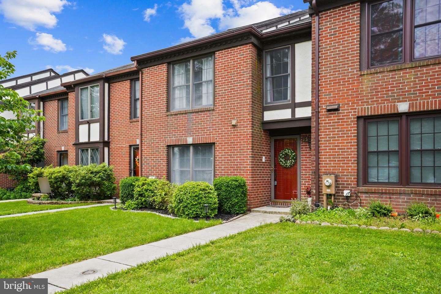 Property Photo: 15 Dickens Sq MD 21093