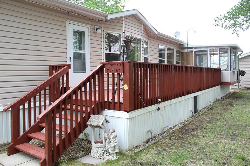 Property Photo: 36 Sunset Drive MB R5H 1J7