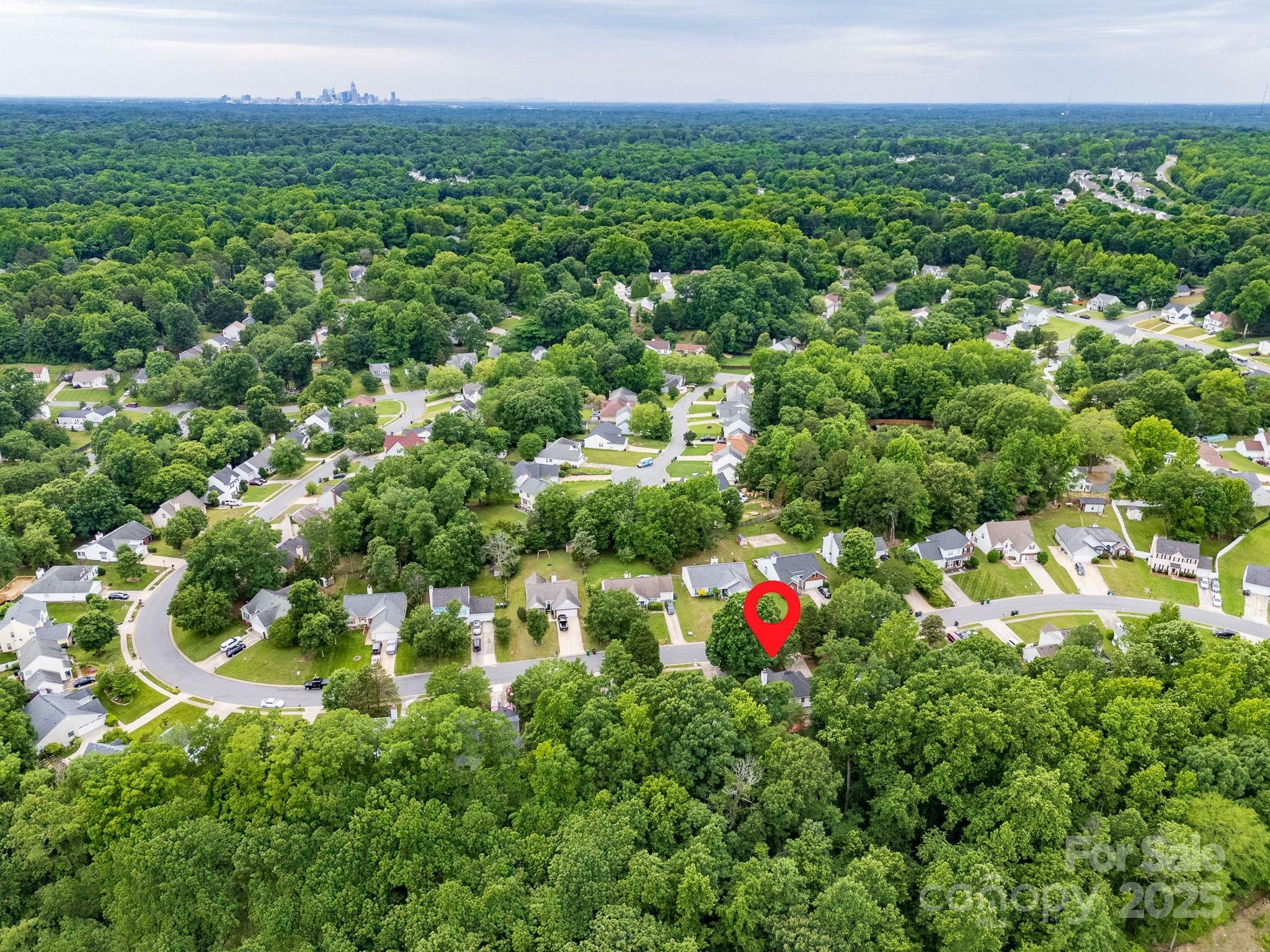 Property Photo: 8120 Vermilion Drive NC 28215