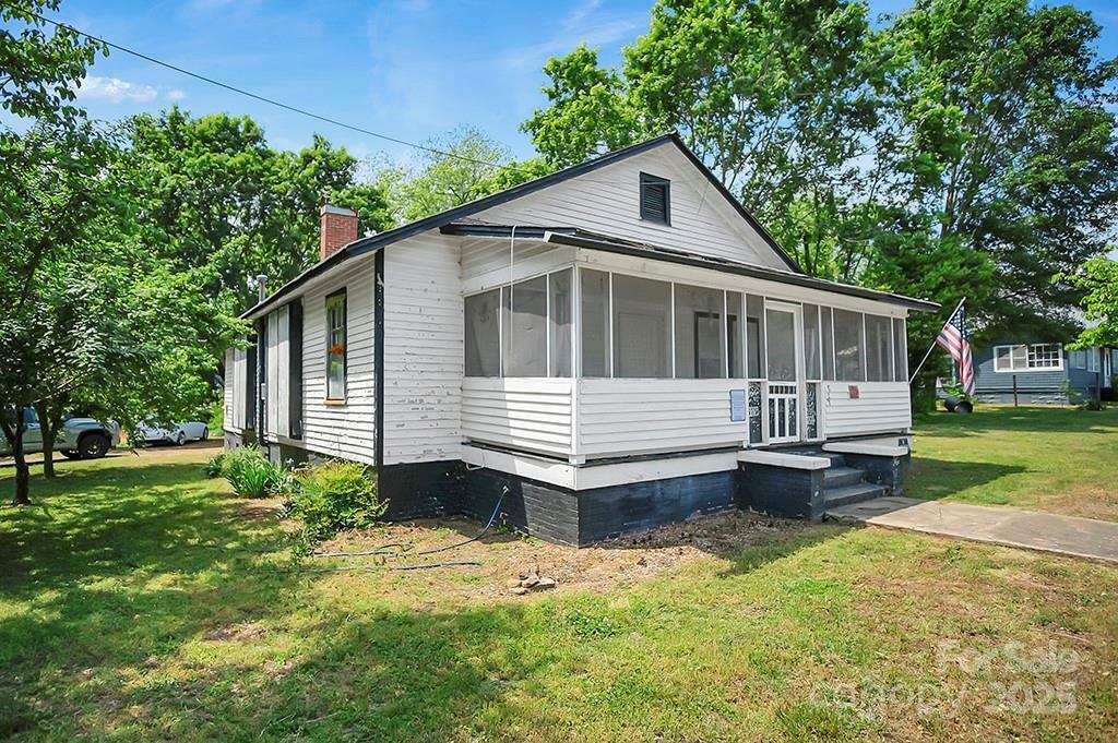 Property Photo: 514 S Martin Street NC 28150