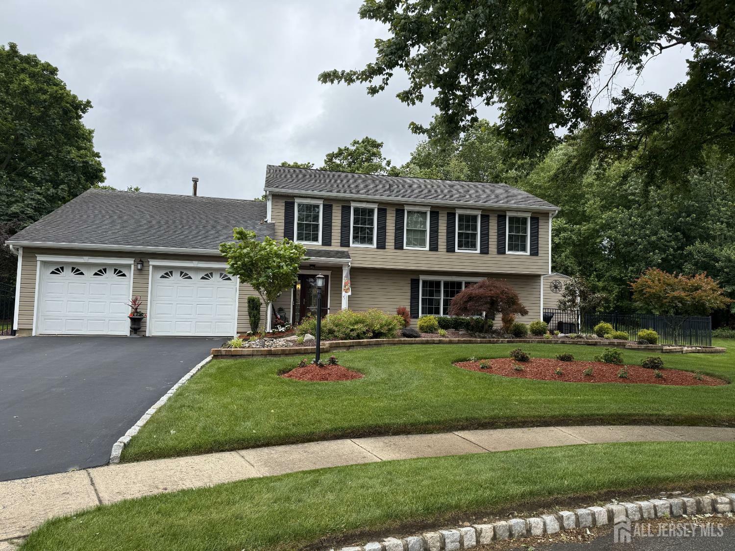 Property Photo: 7 Manor Court NJ 08857