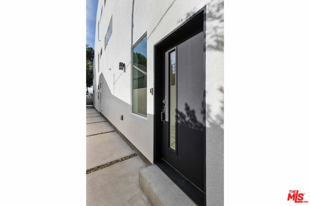 Property Photo: 3212 3/4 Verdugo Rd CA 90065
