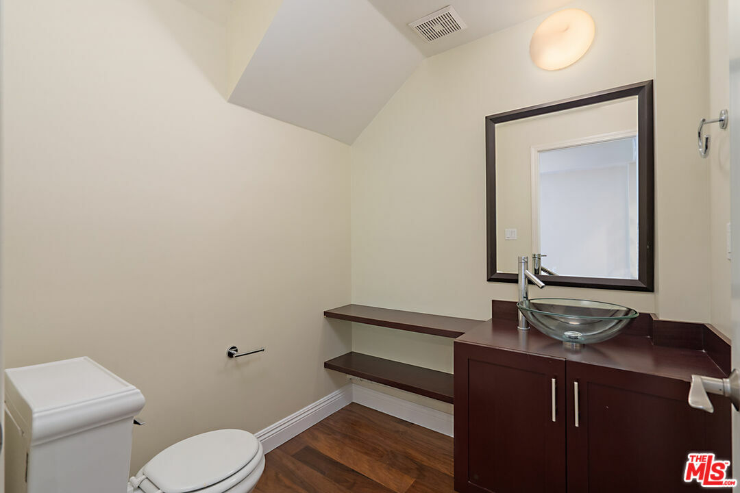 Property Photo: 4428 Fulton Ave CA 91423