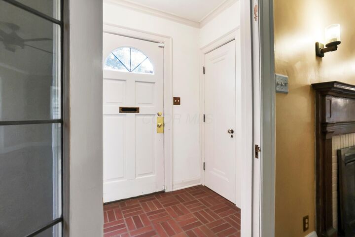 Property Photo: 297 S James Road OH 43213