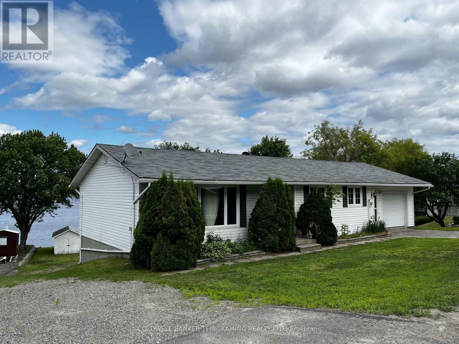 Property Photo: 495 Lakeshore Road North ON P0J 1P0