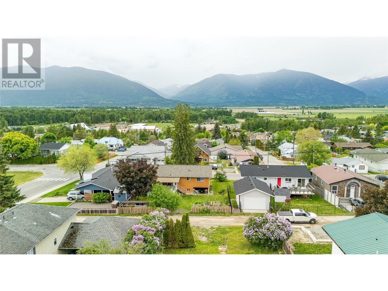Property Photo:  507 9th  S Avenue  BC V0B 1G3 
