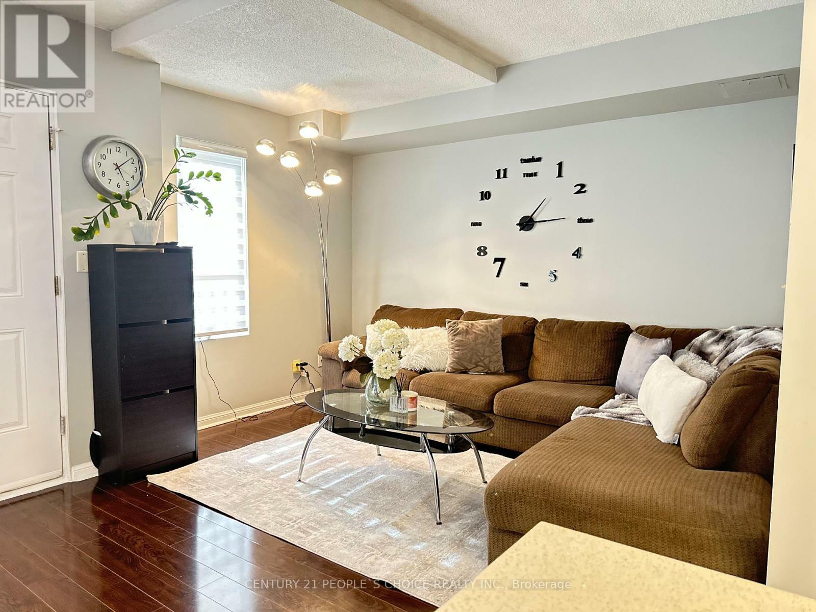 Property Photo: 3045 Finch Avenue West 1028 ON M9M 0A5