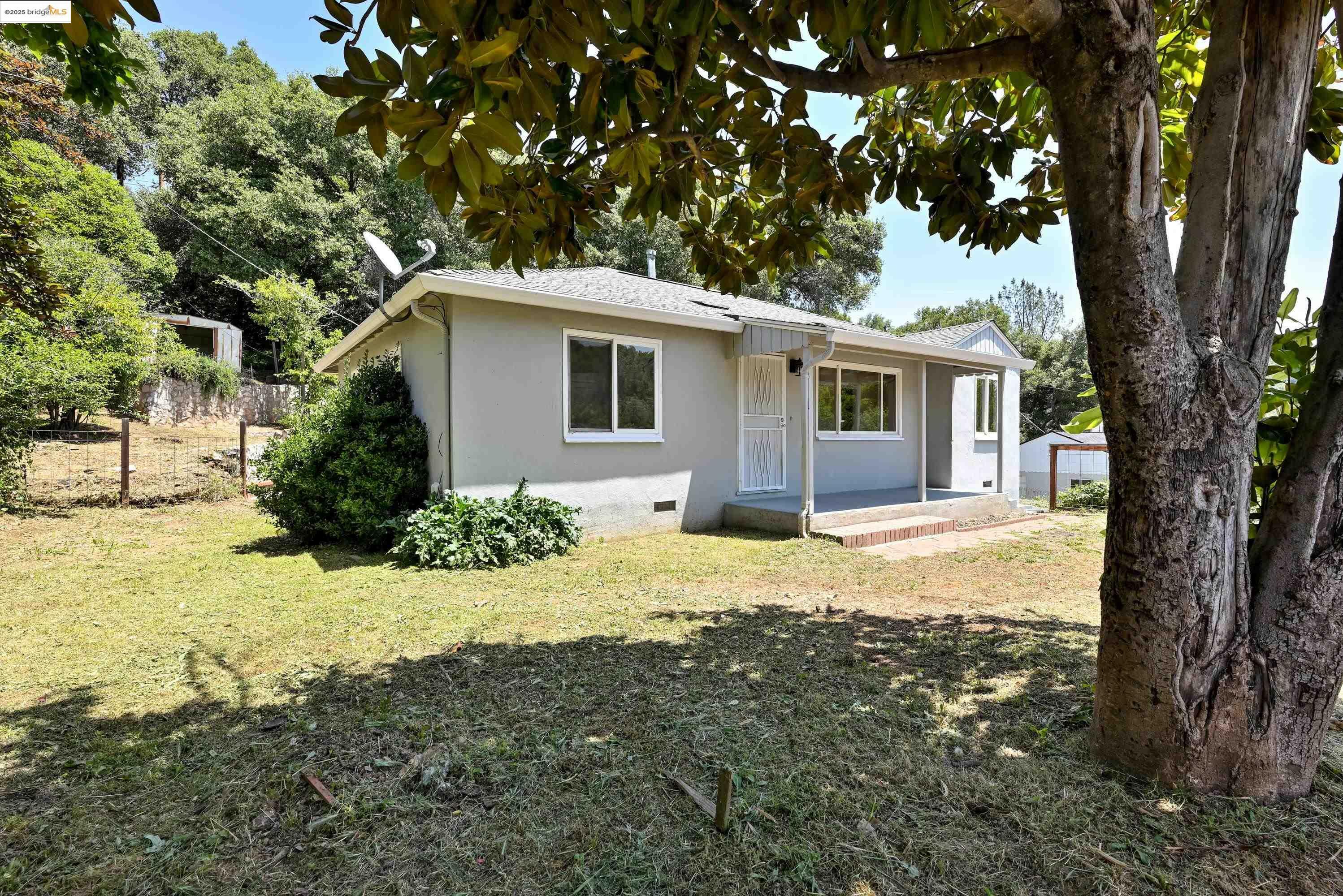Property Photo: 11244 Circle Dr CA 95327