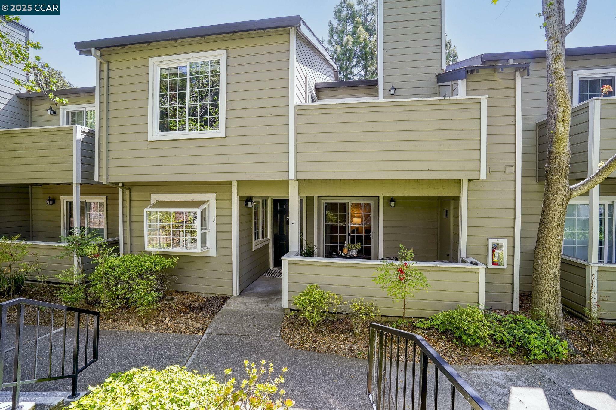 Property Photo: 485 Canyon Oaks Dr J CA 94605