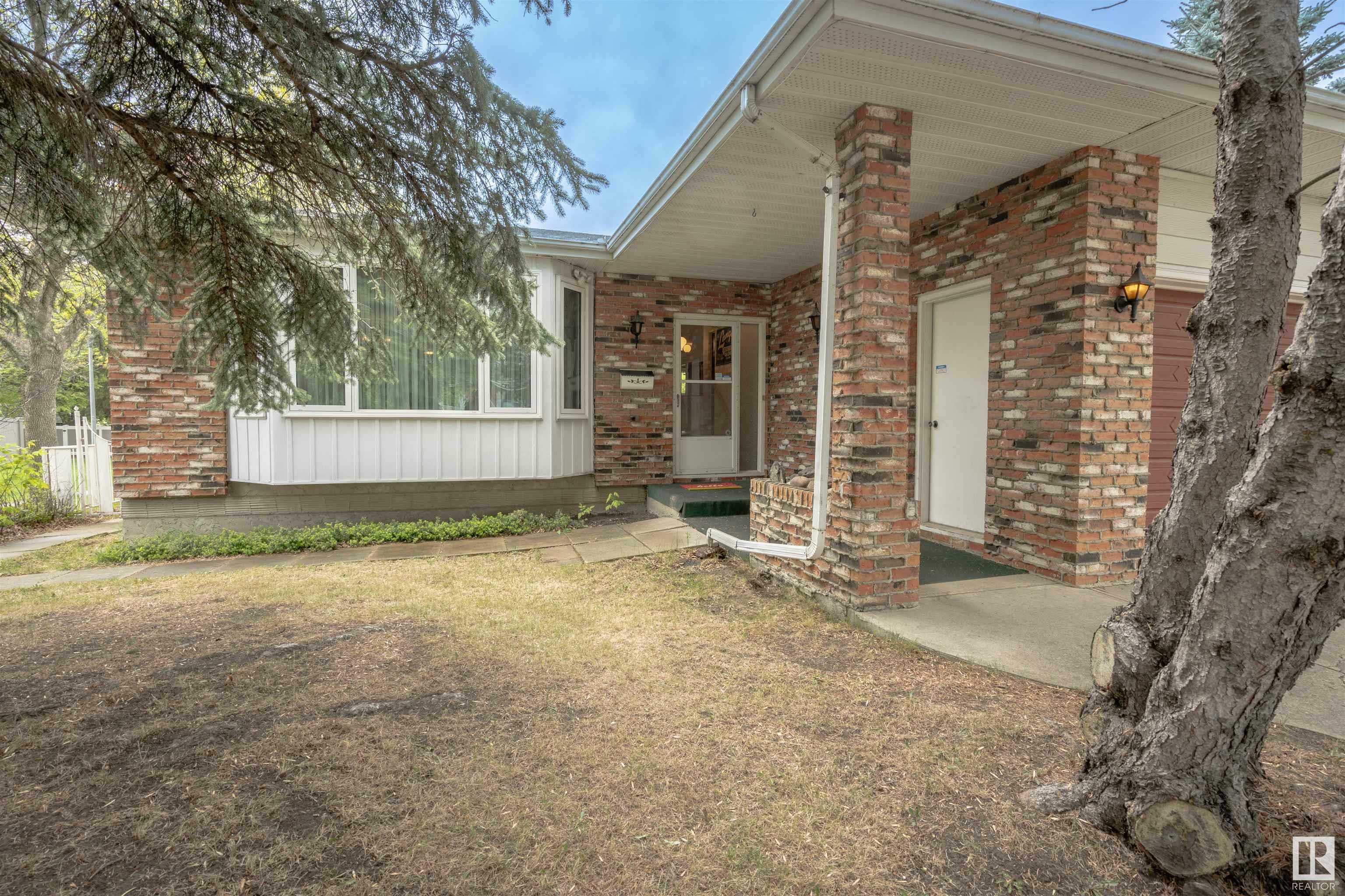 Property Photo: 799 Lee Ridge Road NW AB T6K 0P9