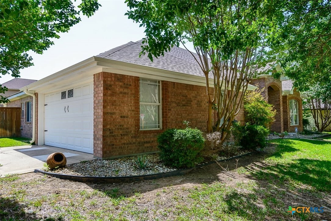 Property Photo: 2015 Kangaroo Trail TX 76548