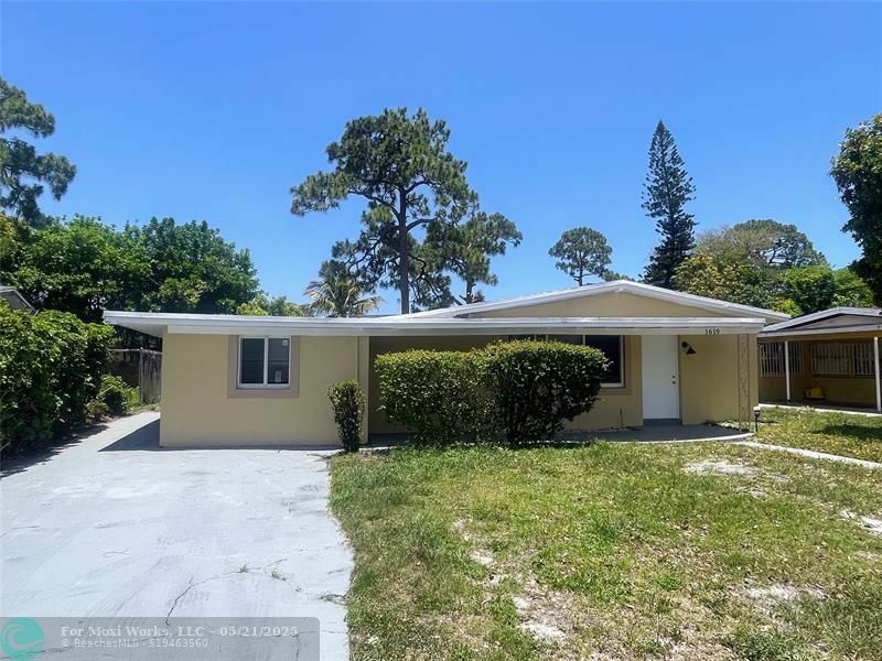 Property Photo: 1619 NW 15th Ter FL 33311