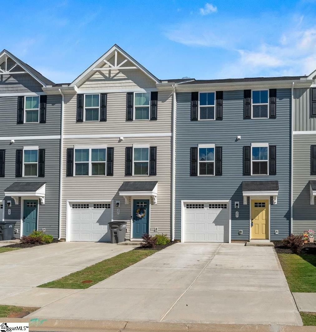 Property Photo: 23 Verdant Leaf Way SC 29617