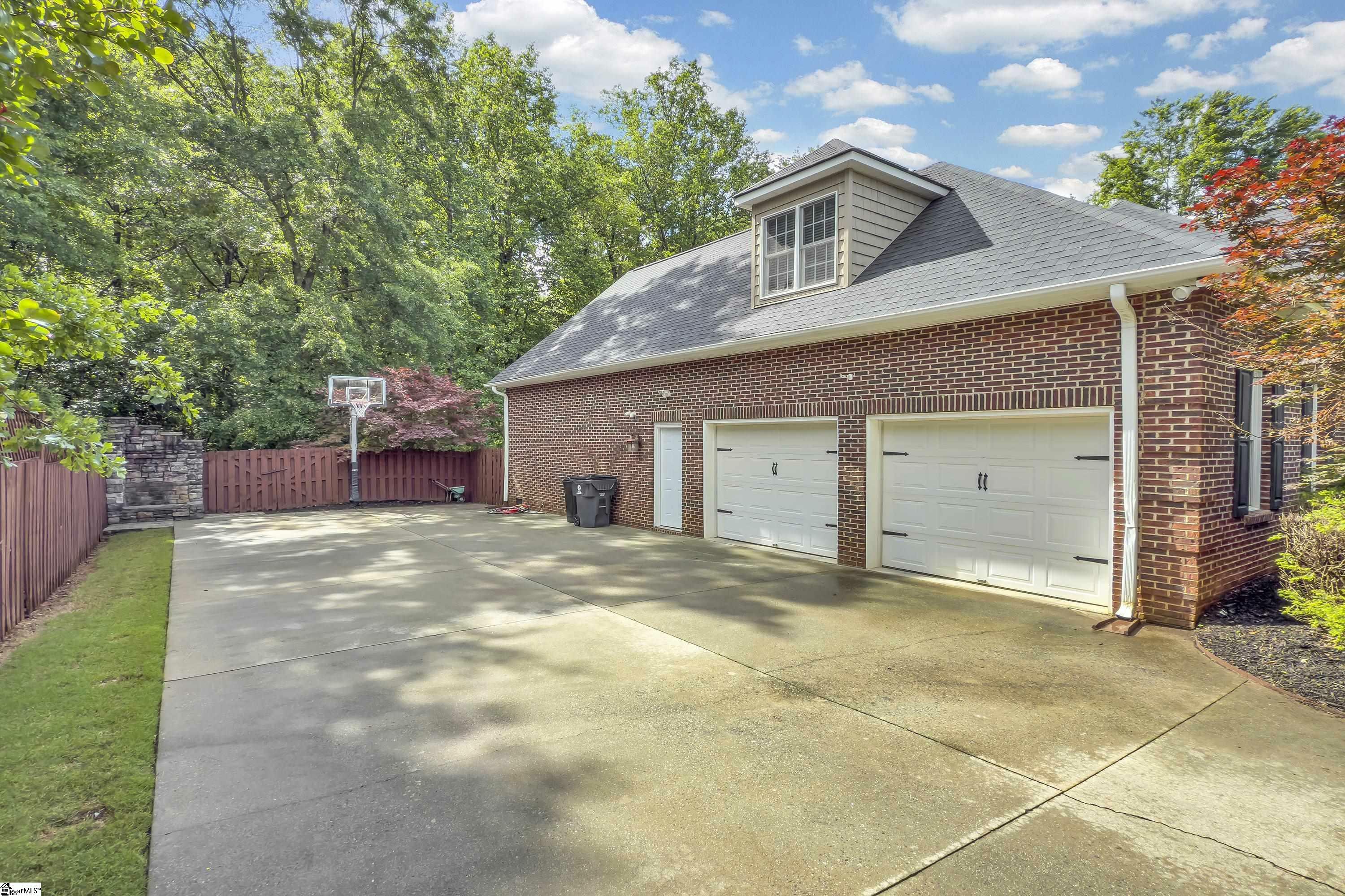 Property Photo: 120 Red Maple Circle SC 29642
