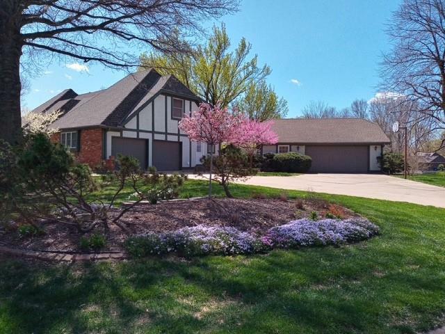 Property Photo: 16306 Riggs Road KS 66085