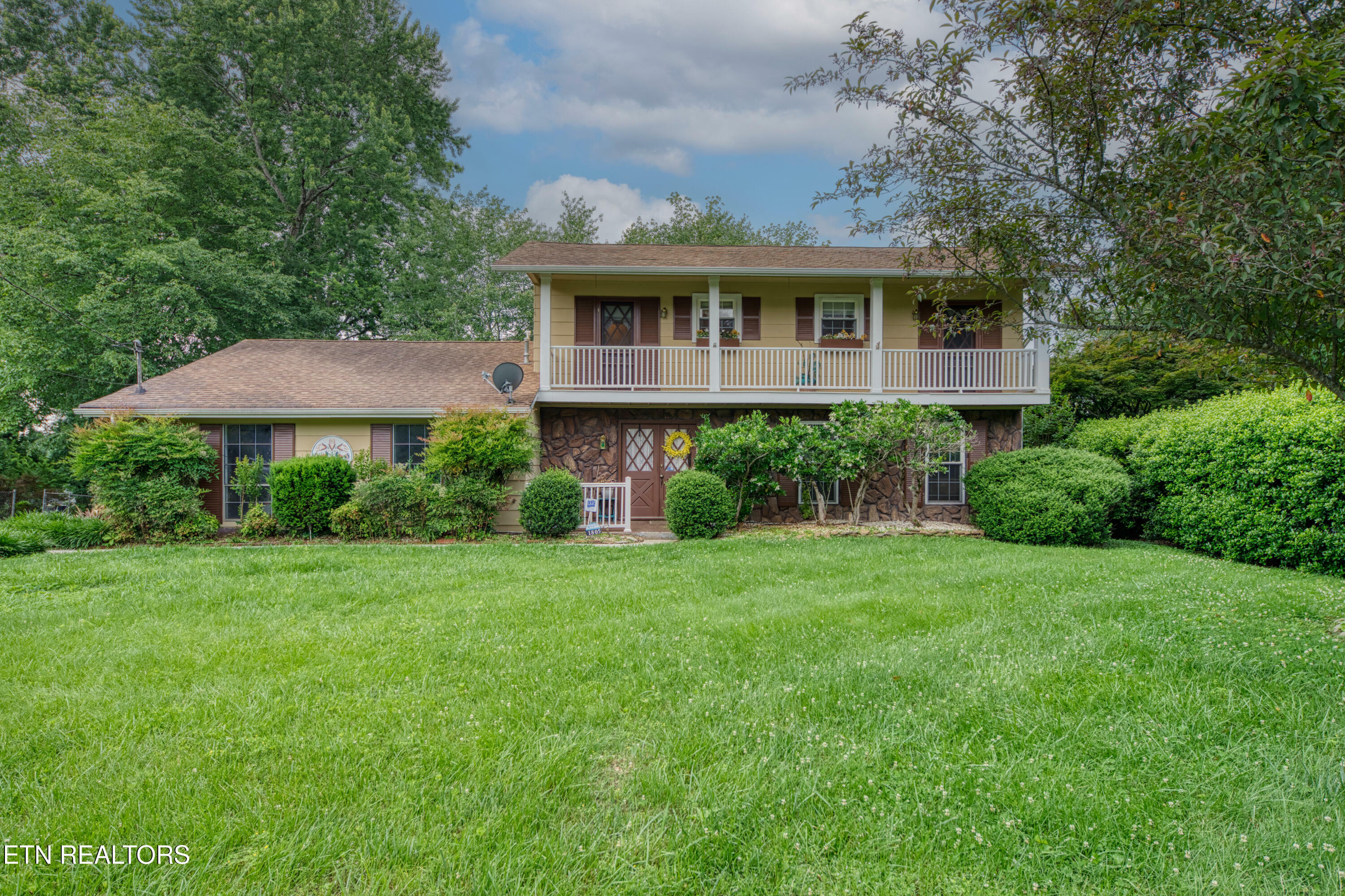 Property Photo: 1805 Grenada Blvd TN 37922