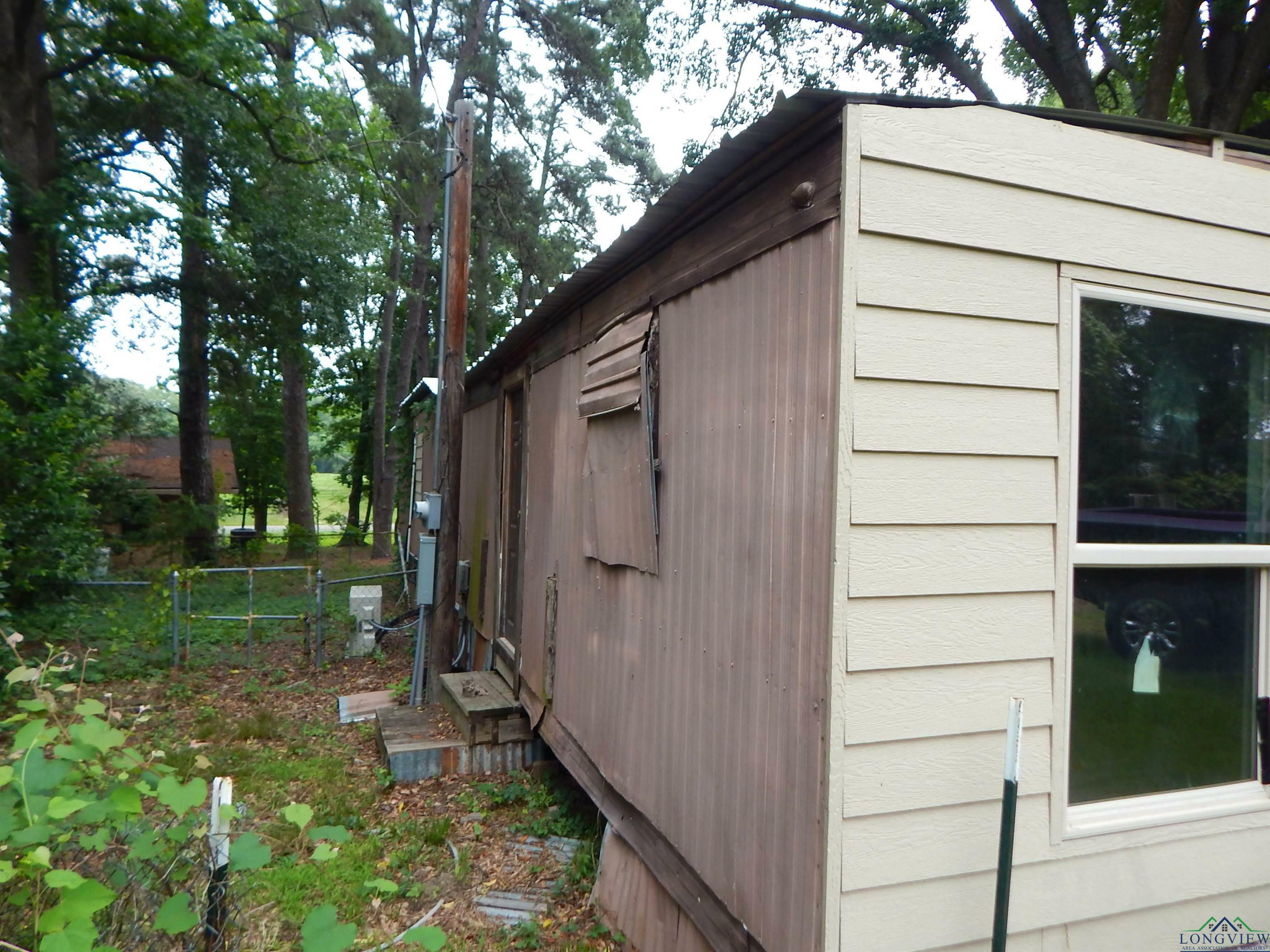 Property Photo: 214 Lawrence St. TX 75644