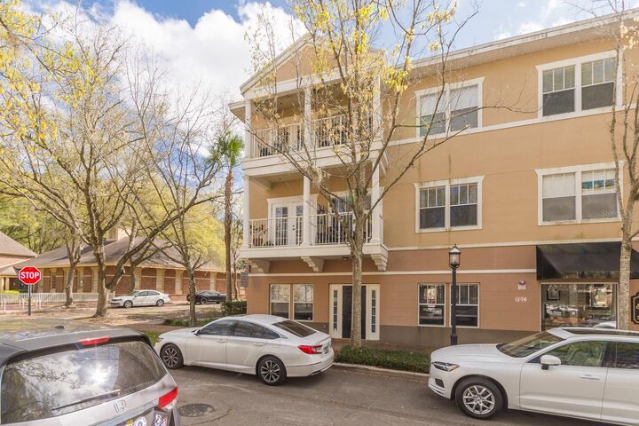 Property Photo:  9119 SW 52nd Avenue C301  FL 32608 
