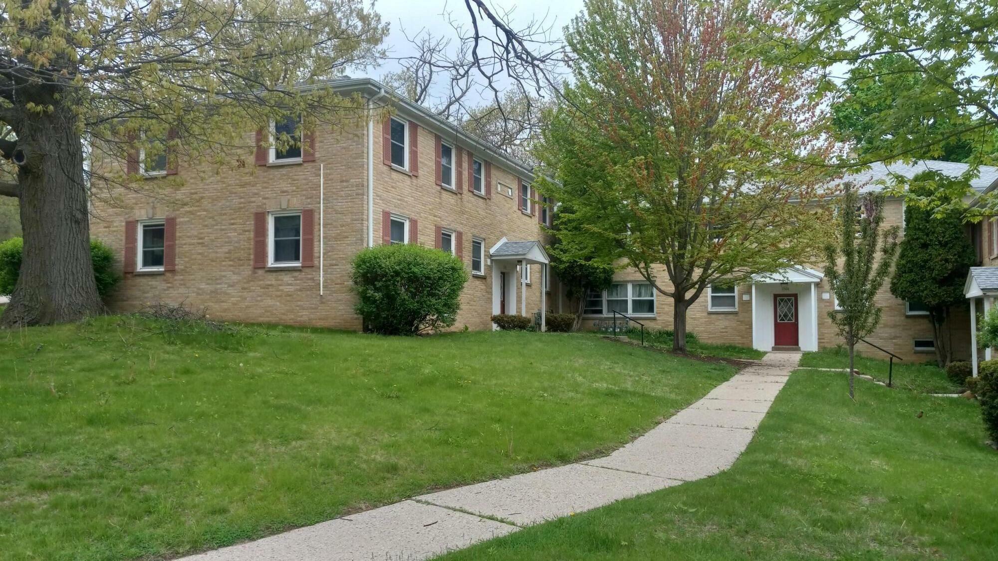 Property Photo: 1342 E Randolph Ct C WI 53212