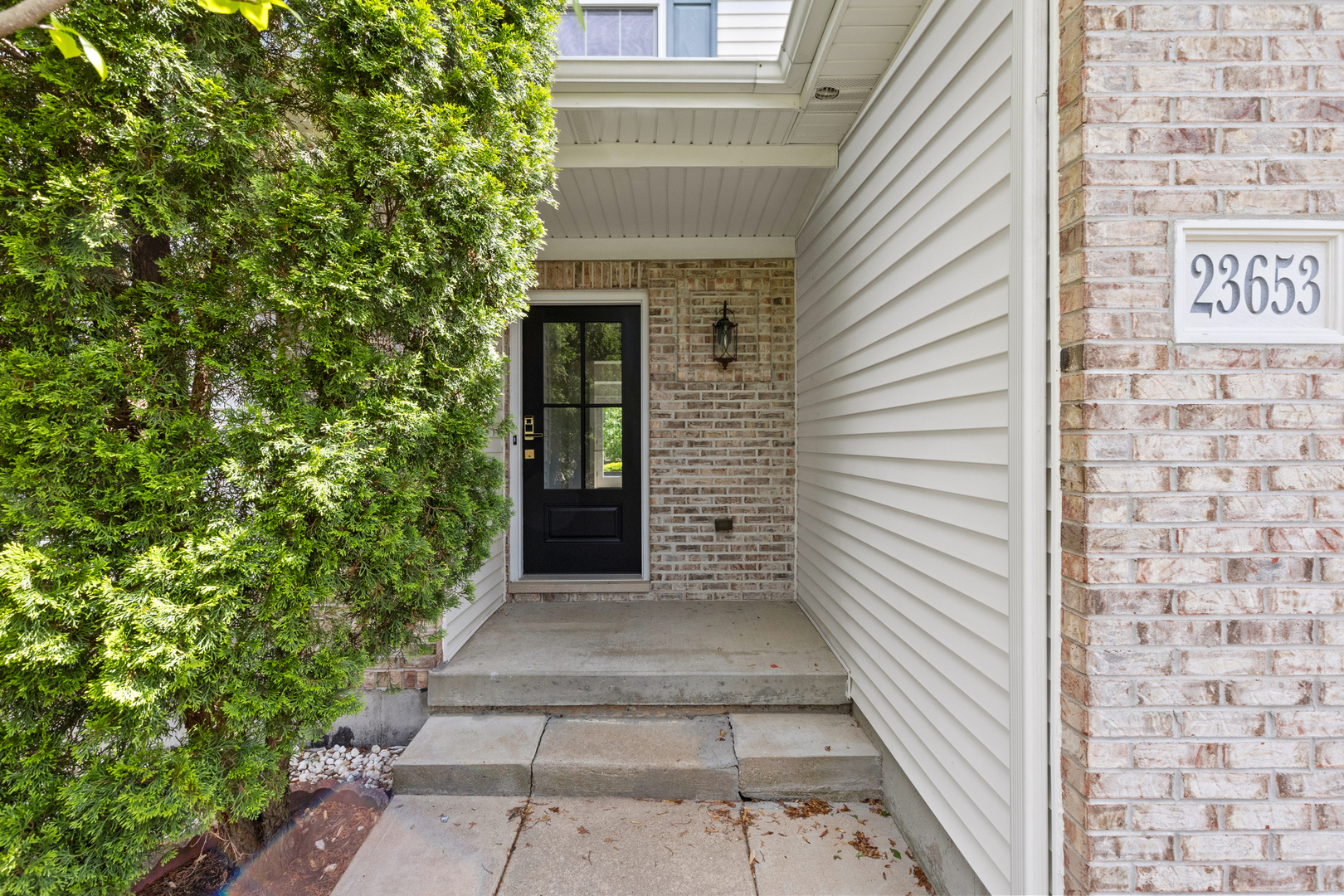 Property Photo:  23653 W Ewing Drive  IL 60586 