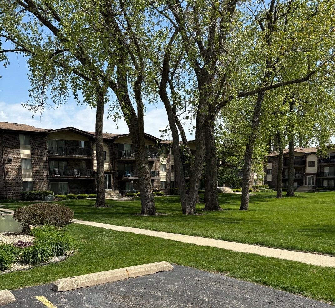 Property Photo: 13515 Leclaire Avenue 55 IL 60418