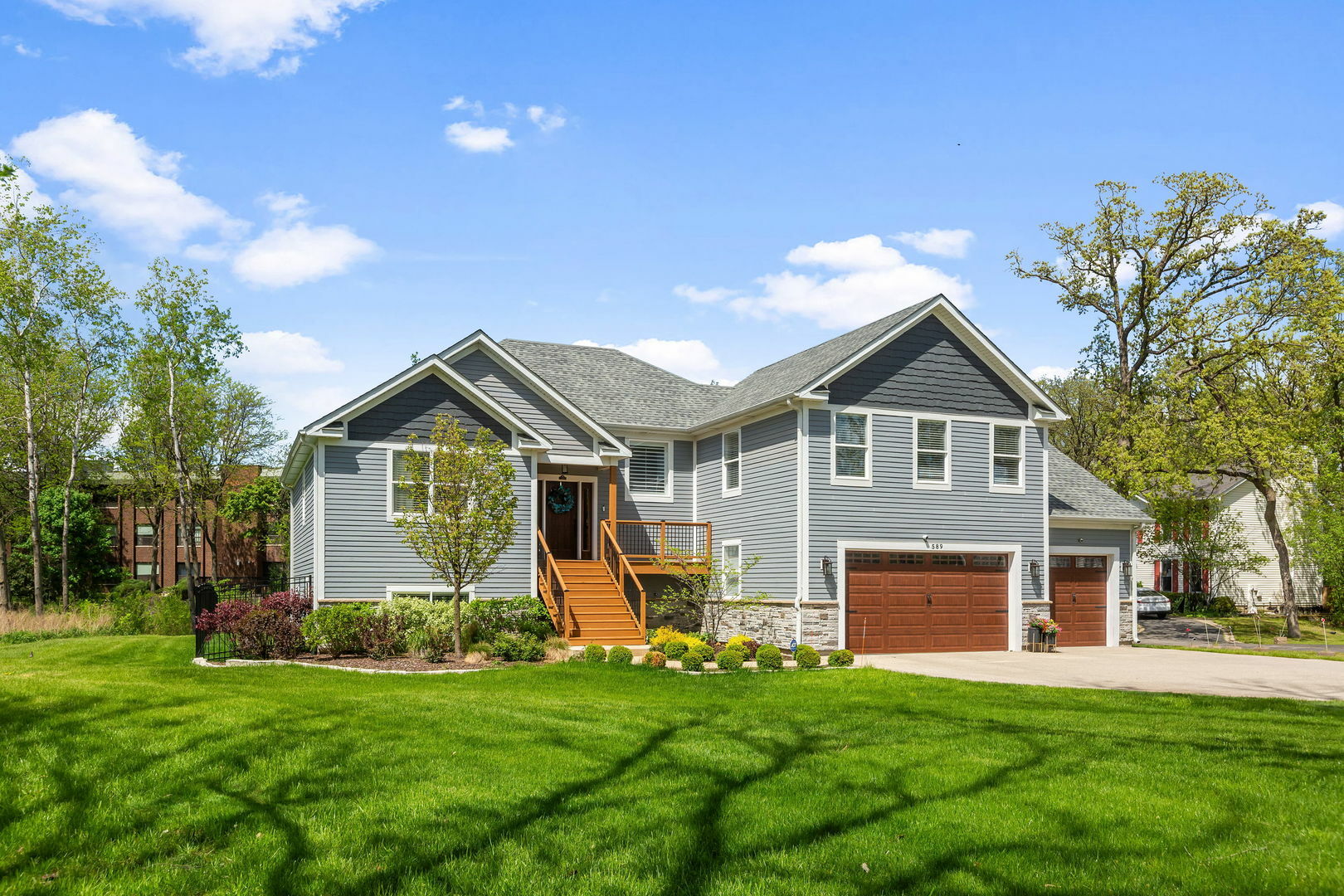Property Photo: 589 Quassey Avenue IL 60044